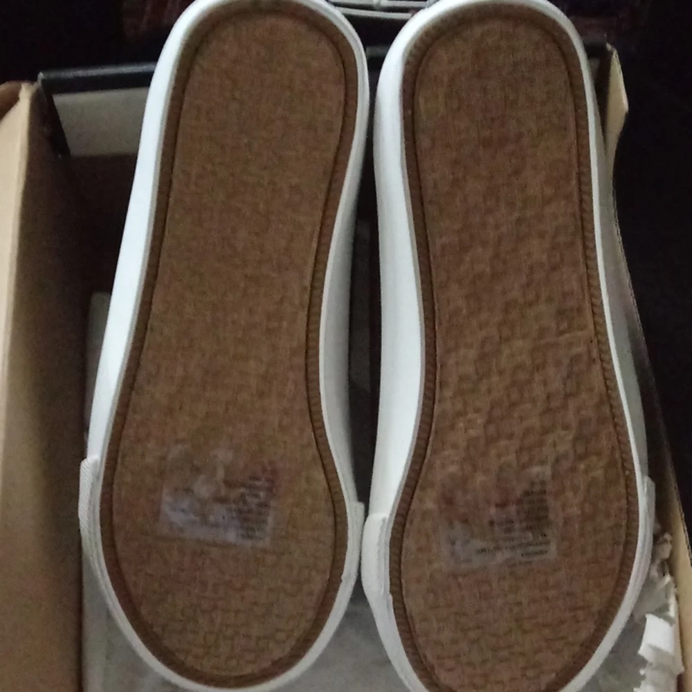 NWT Hilfiger flat - Picture 4 of 7